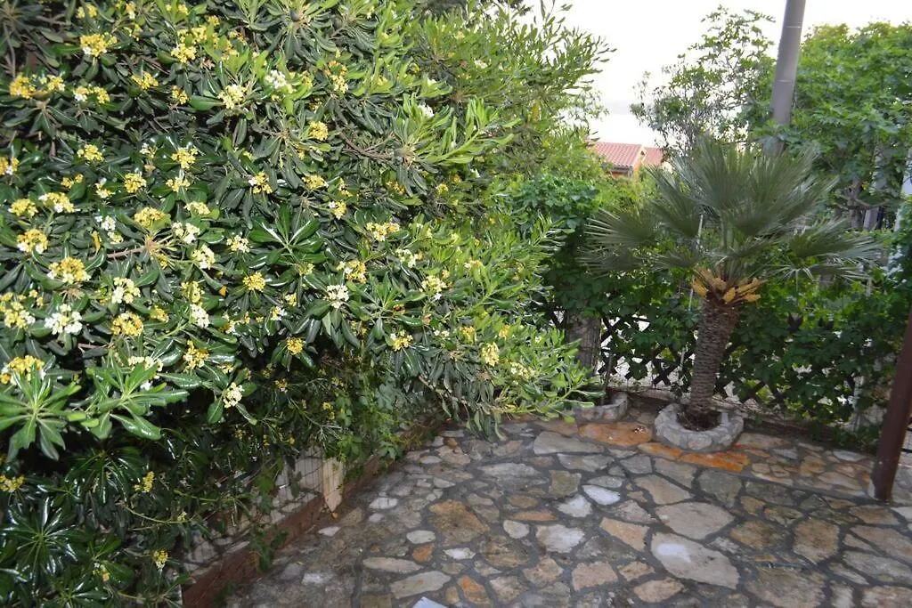 Apartment In Maslenica Jasenice   Jasenice (Zadar)