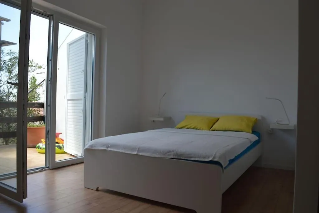 Apartment In Maslenica Jasenice  Jasenice (Zadar)