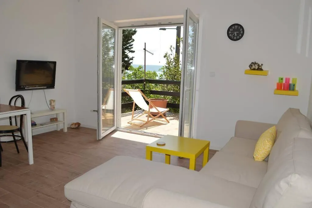 Apartment In Maslenica Jasenice