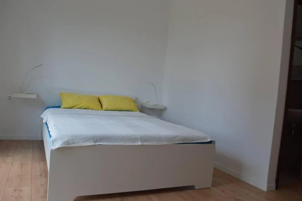 Apartment In Maslenica Jasenice